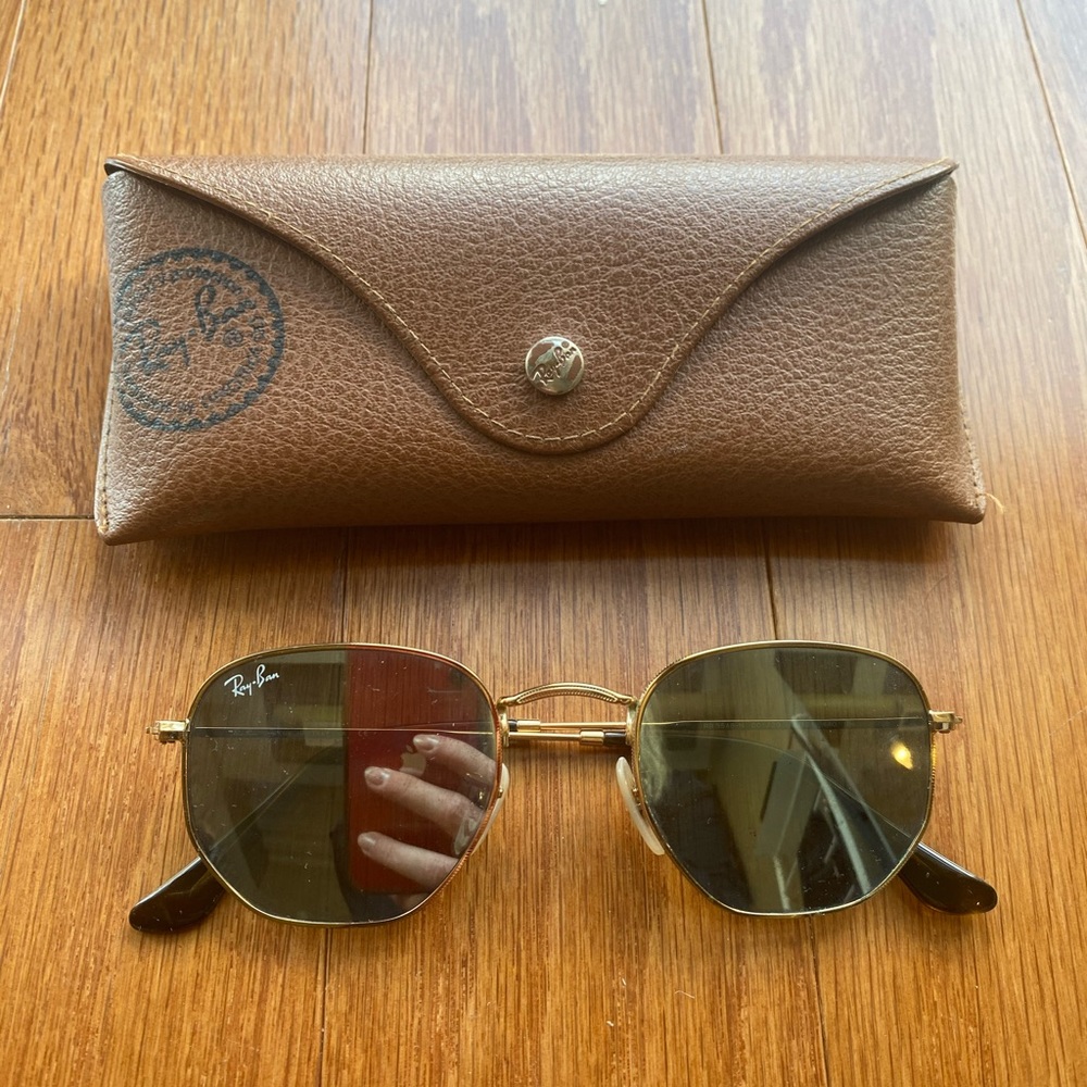 Mirrored ray bans